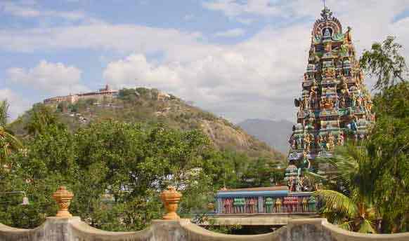 Tiru Avinankuti Temple, Palani Malai in background